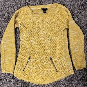 Soft Yellow Knit Sweater Hooked Up by Lot